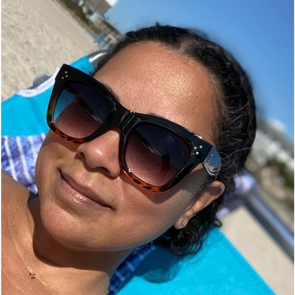 Gradient Tortoise sunglasses ☀️bring on spring! - Picture 4 of 4